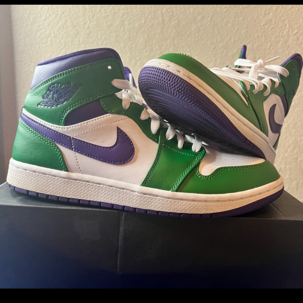 Jordan 1 Mid “Hulk”